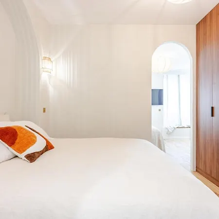 New, Superb Architect